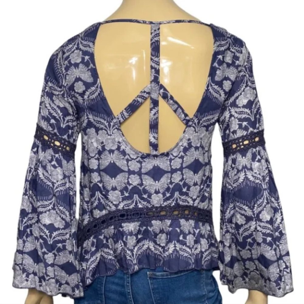 Patrons of Peace Open Back Bohemian Top in Botanical Delft Floral - Picture 2 of 3